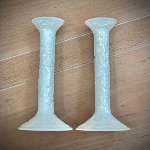 Pair of White Embossed Ceramic Candle Sticks - Picture 3 of 5